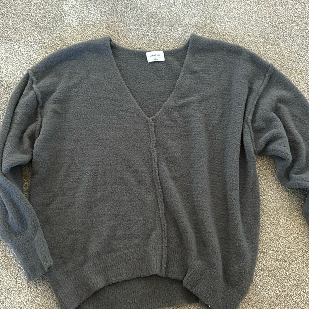 Wilfred free sweater